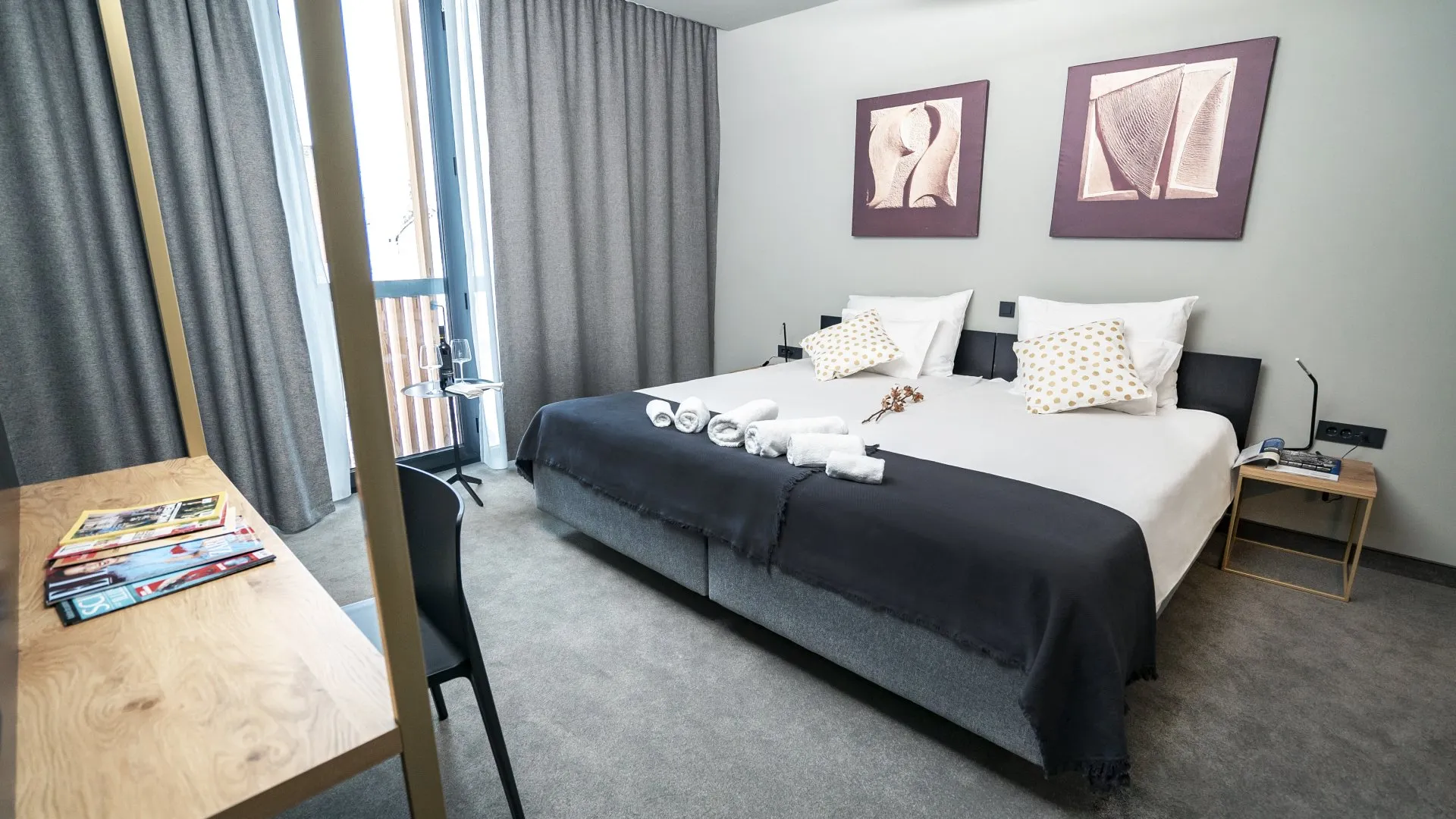 Deluxe suite bedroom in Hotel Lyra Plitvice
